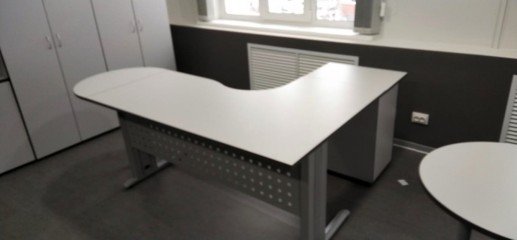 Компьютерный стол для офиса